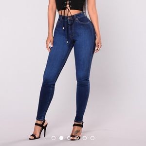 Fashion Nova High Waisted Jeans, dark wash sz 9/10